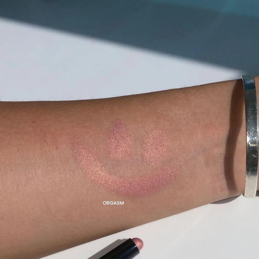 나스 토탈 세덕션 아이섀도우 스틱 ORGASM 발색 (NARS Total Seduction Eyeshadow Stick ORGASM swatch)