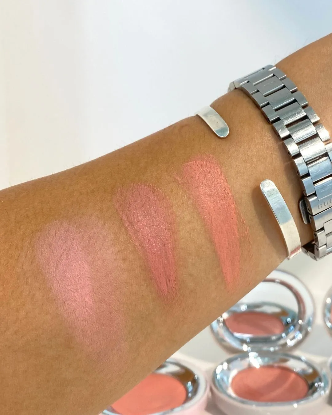 투크 새틴 도화 밤 블러셔 발색 메인컷 (TOOQ Satin Dohwa Balm blush swatch main image)