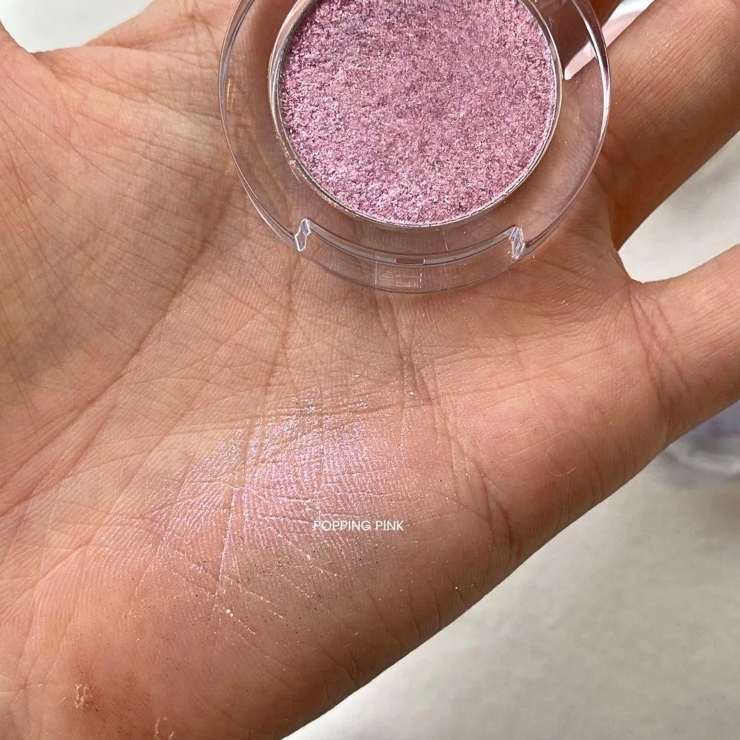 바닐라코 하이퍼 홀로 빔 아이 글리터 PK02 파핑 핑크 발색 (BANILA CO Hyper Holo Beam Eye Glitter PK02 Popping Pink swatch)