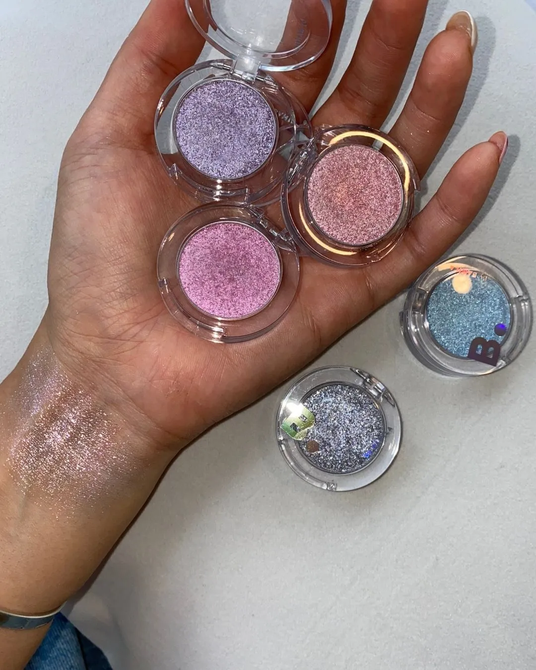 바닐라코 하이퍼 홀로 빔 아이 글리터 메인 컷 (BANILA CO Hyper Holo Beam Eye Glitter main image)