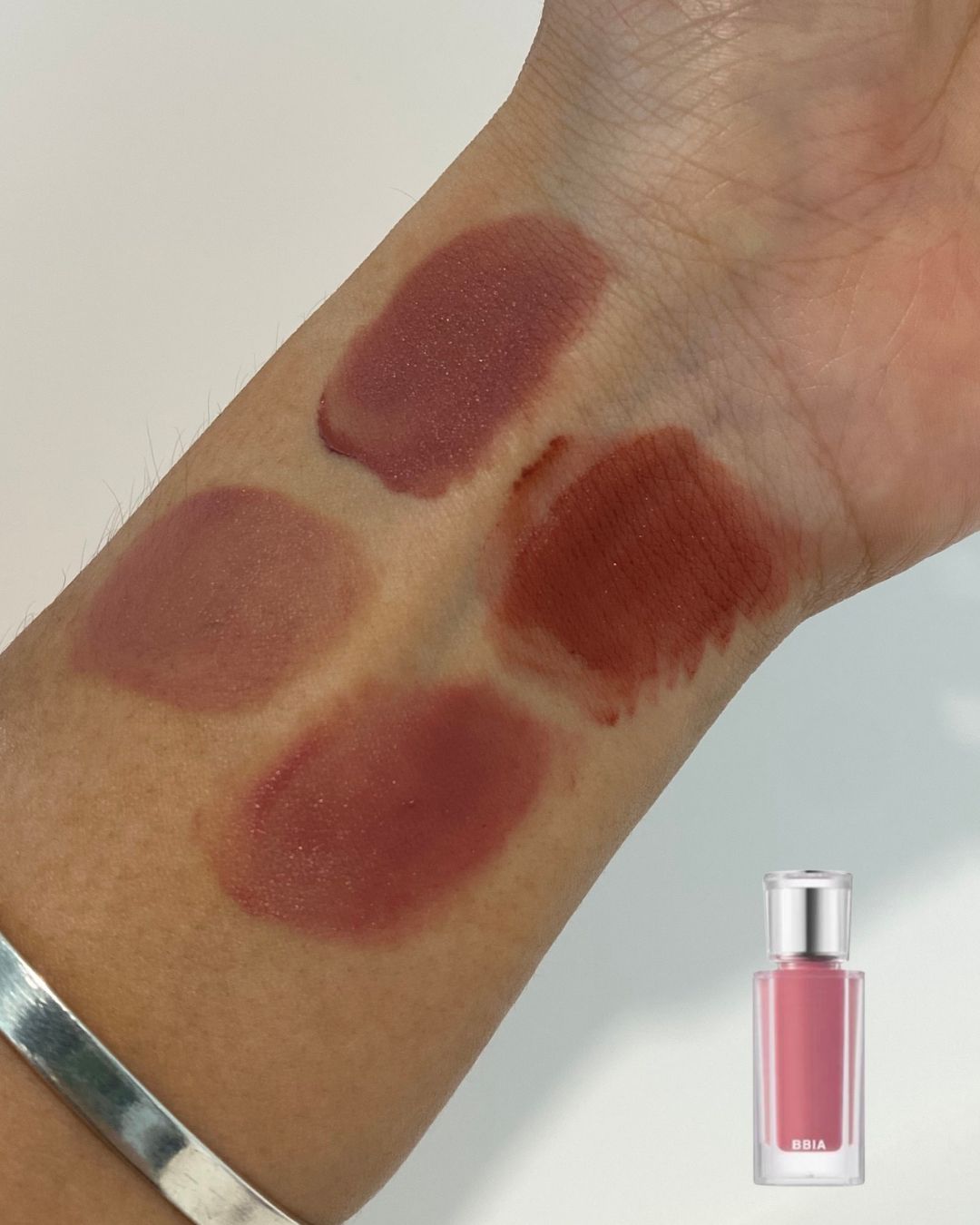 삐아 라스트 벨벳 틴트 발색 리뷰 메인 컷 (BBIA Last Velvet Tint swatch main image)