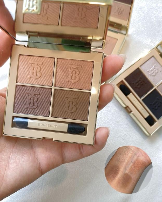๋ฒ๋ฒ๋ฆฌ ์์ด ์ฟผ๋ ๋ฐ์ ๋ฆฌ๋ทฐ ๋ฉ์ธ ์ปท (BURBERRY Eye Quad swatch main image)