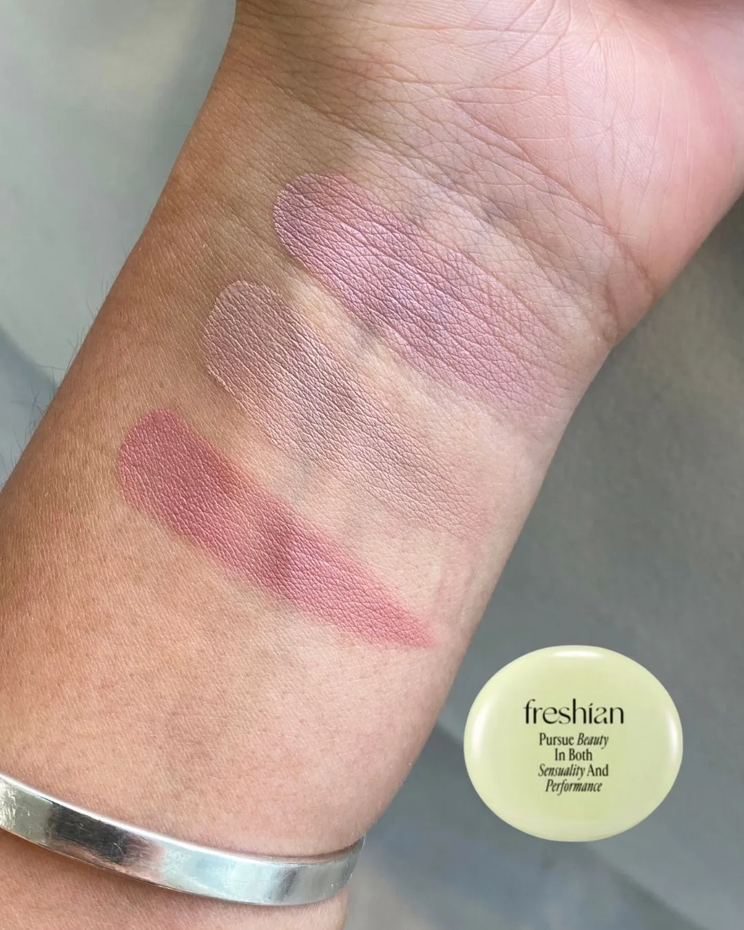 프레시안 에그라이크 크림 블러셔 메인 컷 (FRESHIAN Egg-like Cream Blush main image)