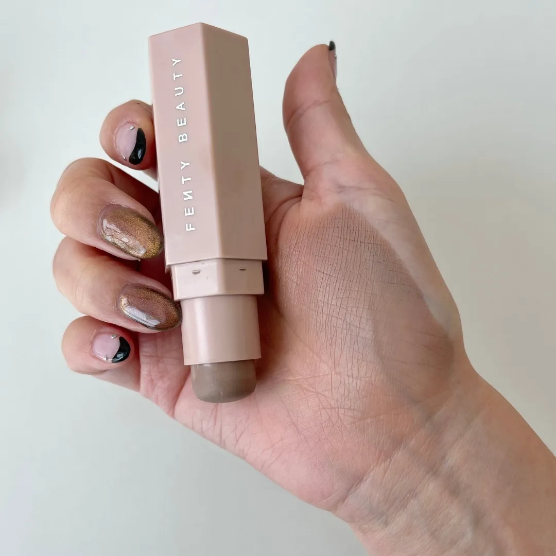 ํํฐ๋ทฐํฐ ๋งค์น ์คํฑ ์ ๋ฒ ์ค์ ์ปฌ๋ฌ (Fenty Beauty Match Stix Amber real color)