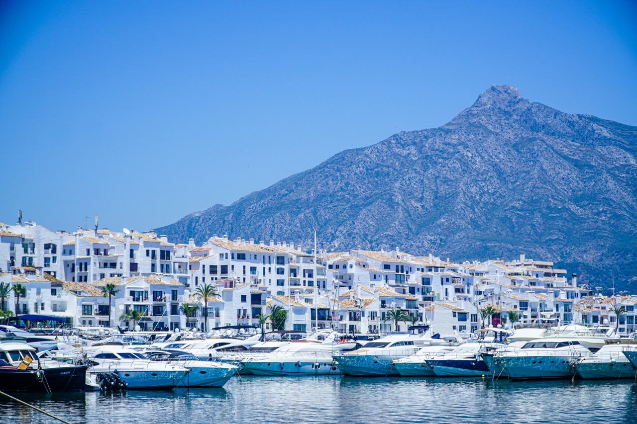 Vastgoed in Nueva Andalucía en Puerto Banús bij Marbella
