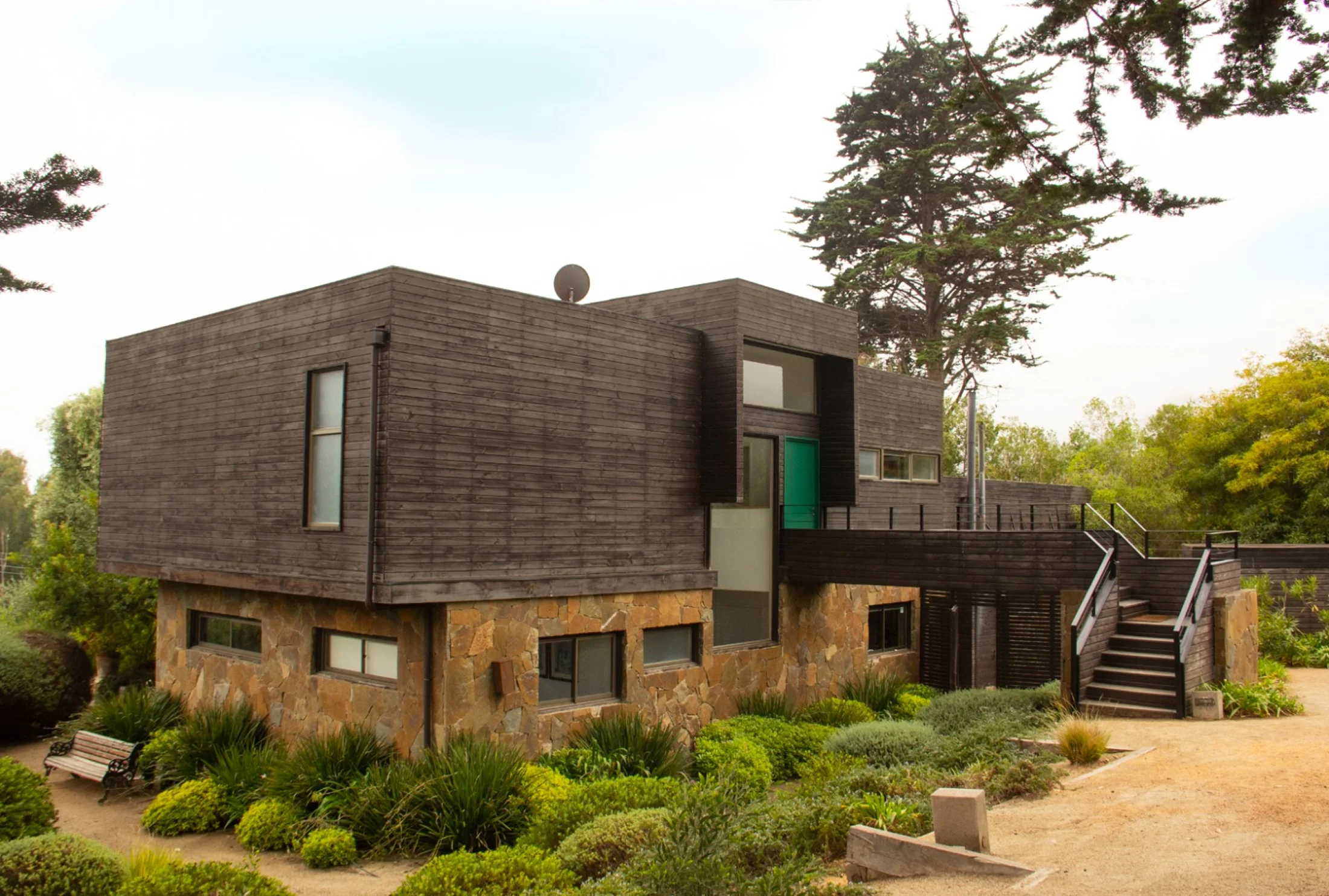 Drift by The Pacific – private oceanfront home with Pacific Ocean views in Zapallar, Chile