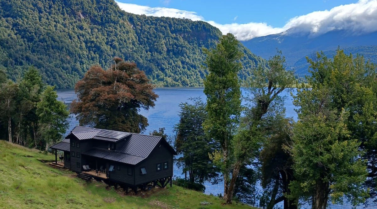 Exterior view of Between Forest and Lakes private retreat, luxury stay in Patagonian wilderness near Coyhaique