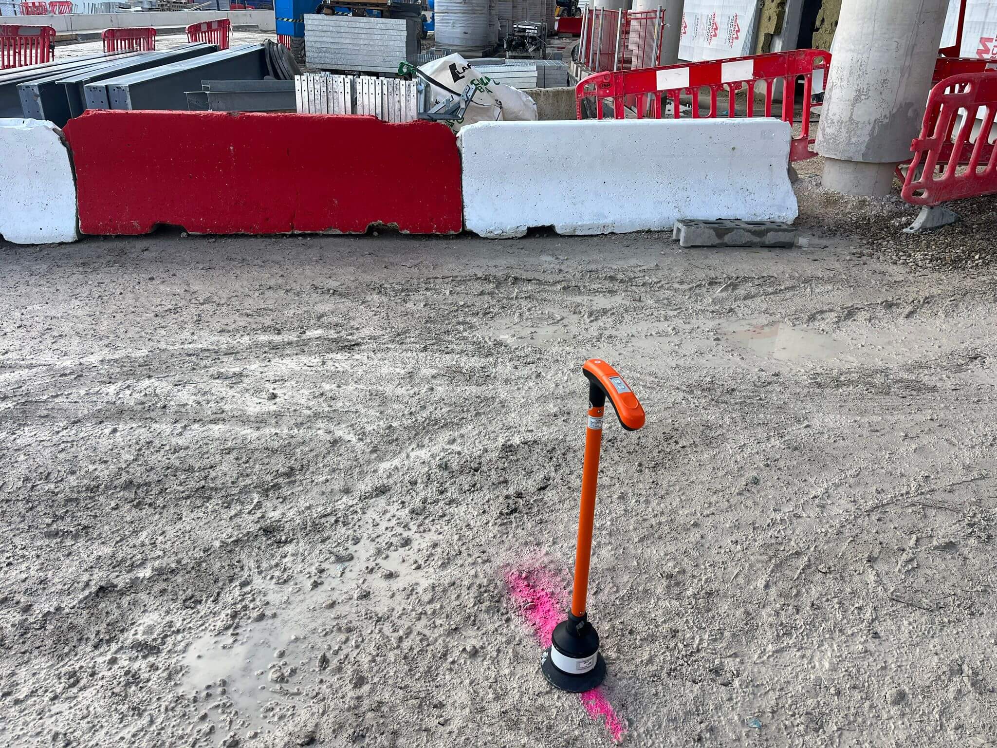Photo d'une écoute électro-acoustique pour rechercher les fuites d'eau.