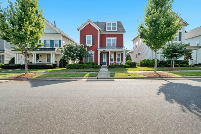 How to Price Your Home to Spark a Mini-Bidding War