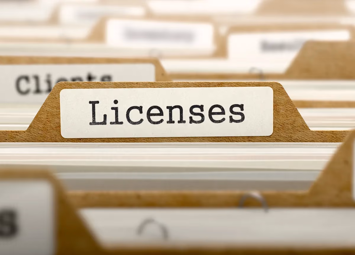 A folder labelled "Licenses"
