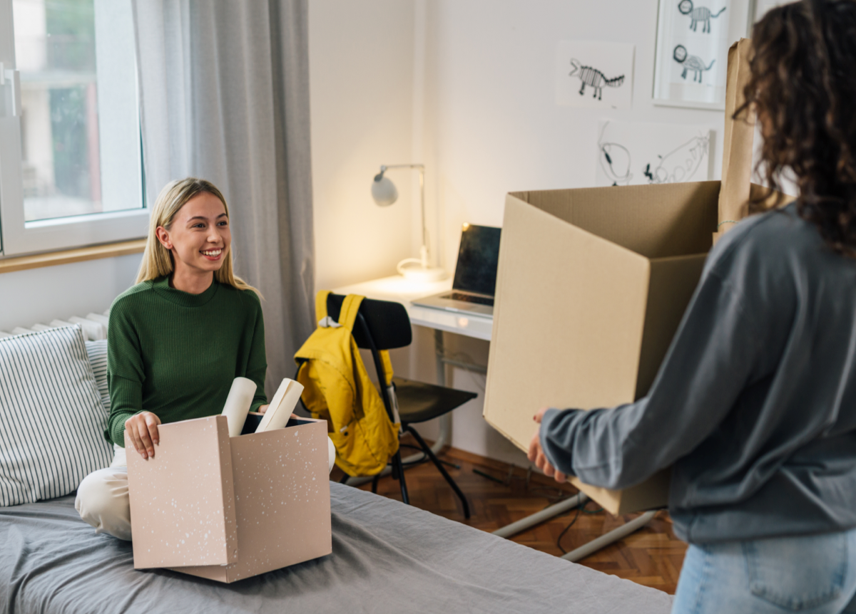 Female college students moving in together