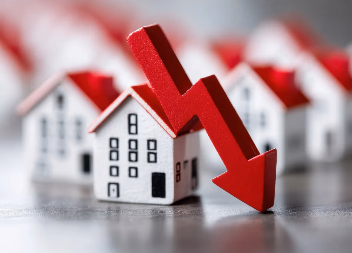 Big red arrow points downwards