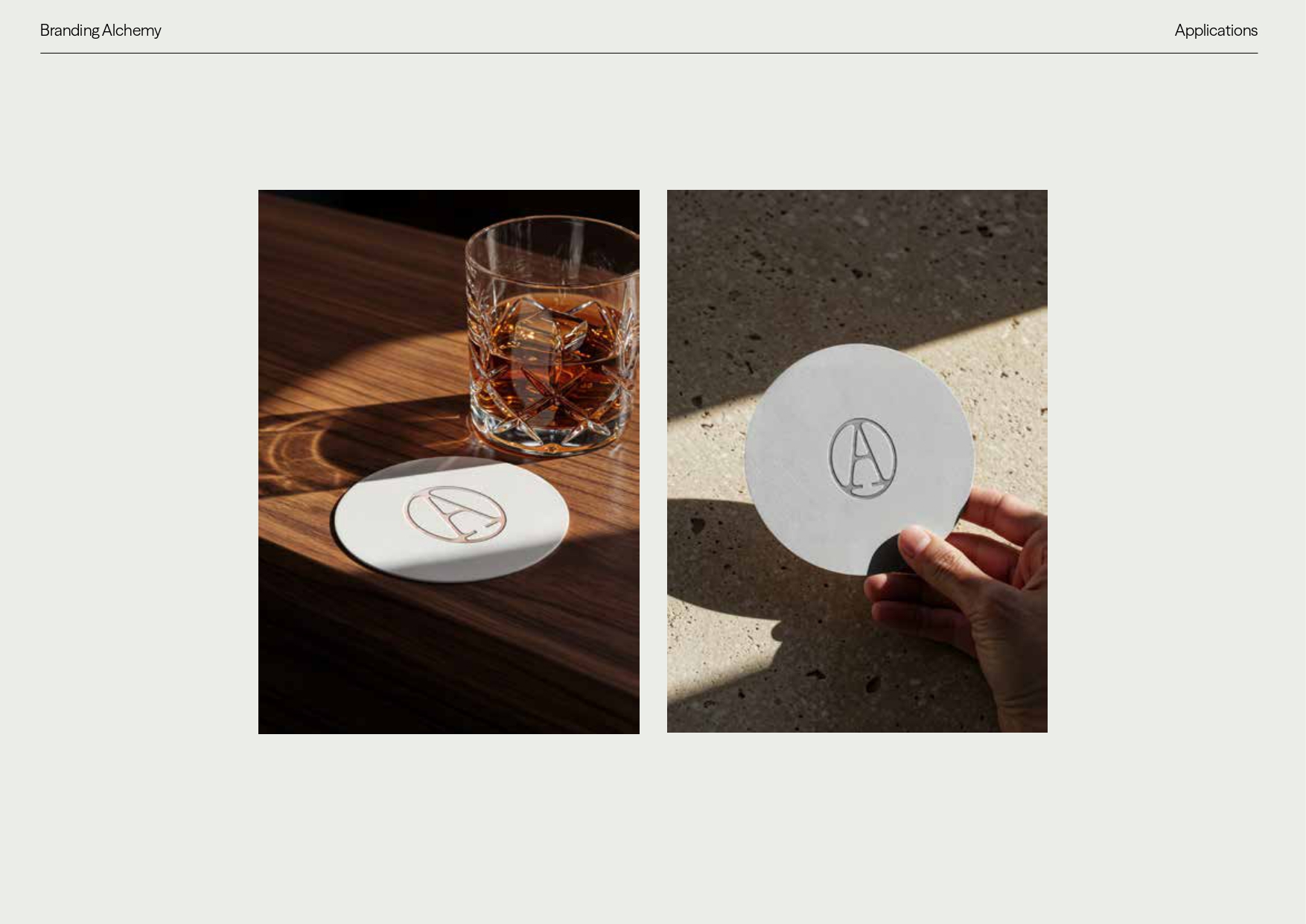 Aplicación del logo en posavasos — branding Alchemy Bartending School