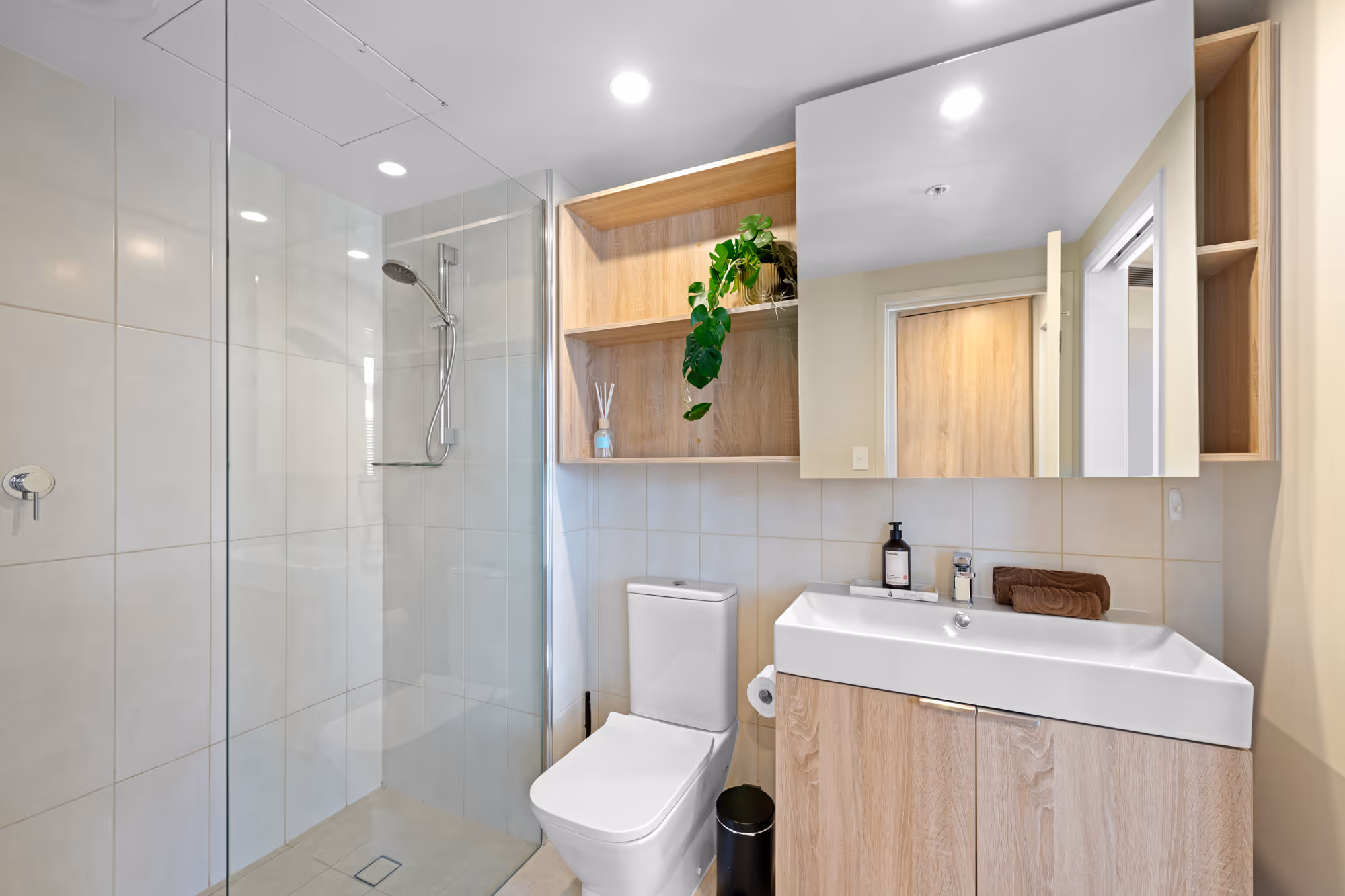 Queen Street full apartment view