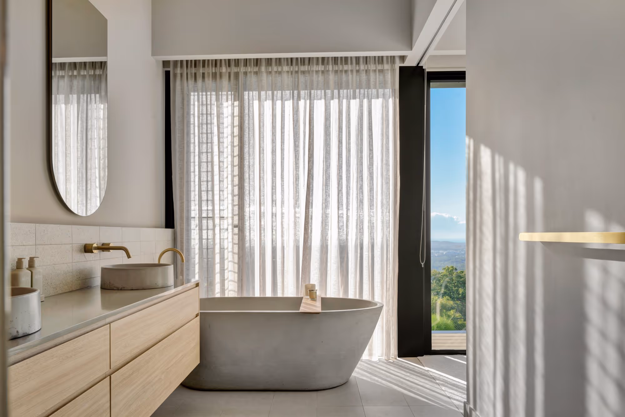 Panorama Drive kitchen and dining area furnishing