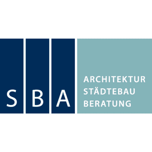 Logo mit den weißen Buchstaben S, B, A in dunkelblauen vertikalen Rechtecken und den Worten Architektur, Städtebau, Beratung in weißen Buchstaben auf einem hellblauen Hintergrund.