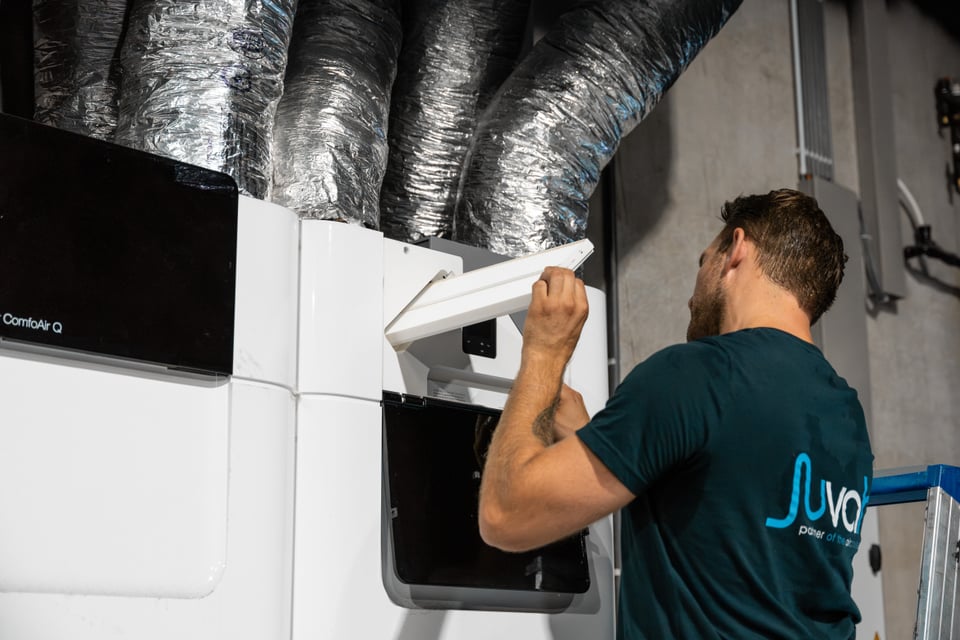 Installateur van een ventilatiesysteem