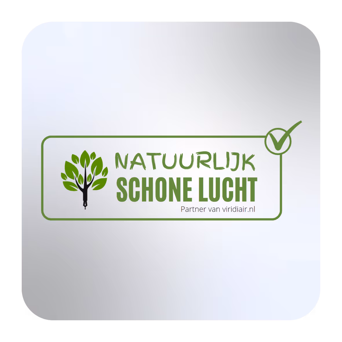 Certificaat Natuurlijk Schone Lucht; illustratieve boom met daarnaast 'Natuurlijk Schone Lucht' en een groen check-icoon.