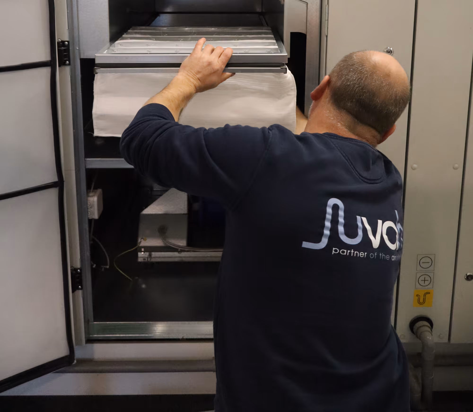 Een HVAC-installateur