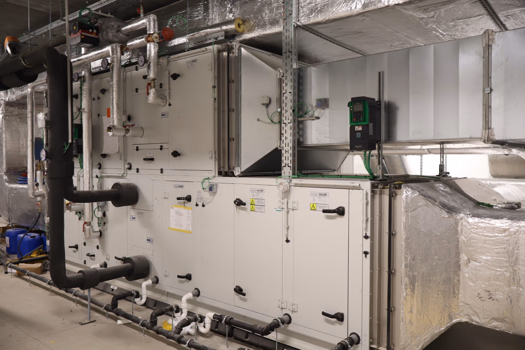 Een onderhoud van een ventilatiesysteem wordt uitgevoerd door Juvah.