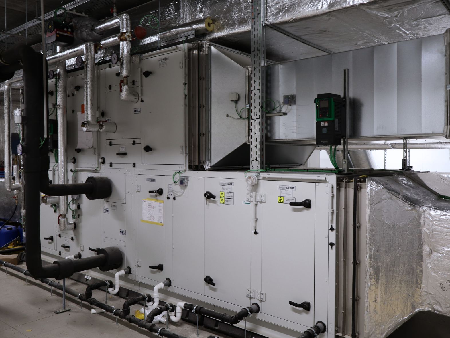 Een onderhoud van een ventilatiesysteem wordt uitgevoerd door Juvah.