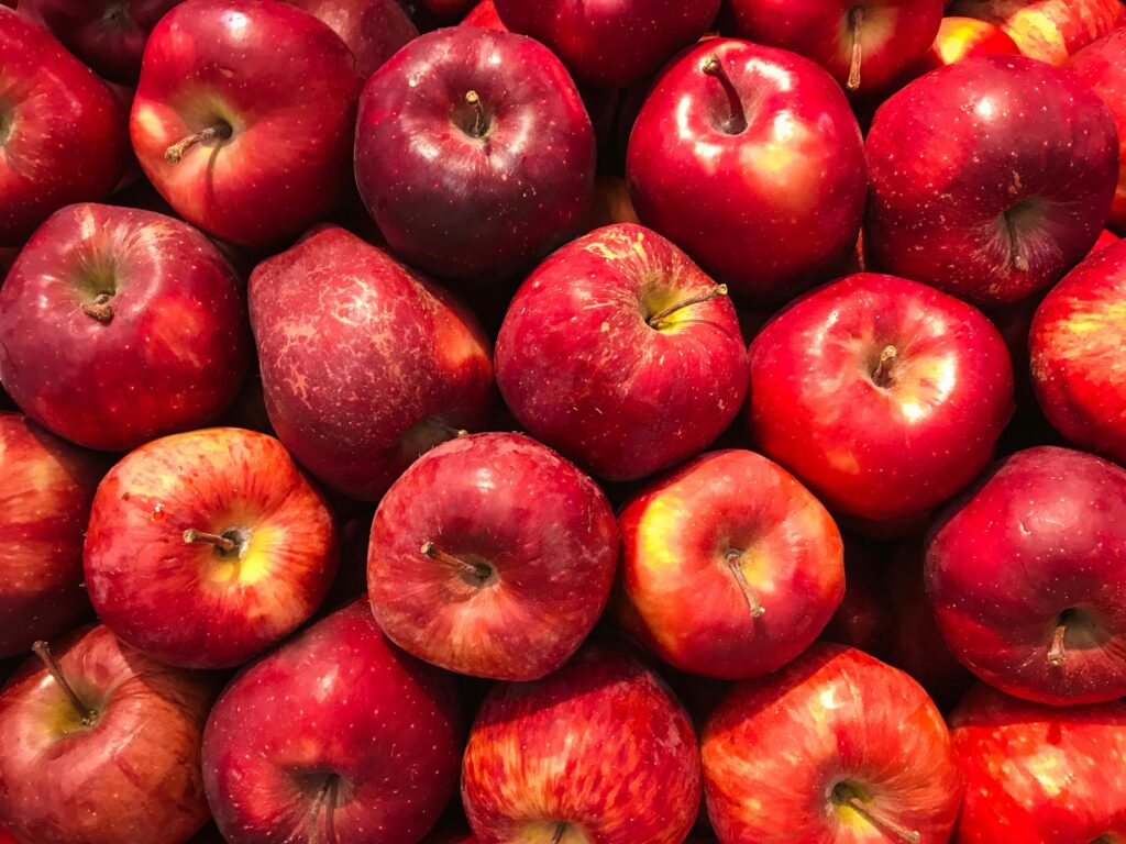 Flavonoids - Red apples