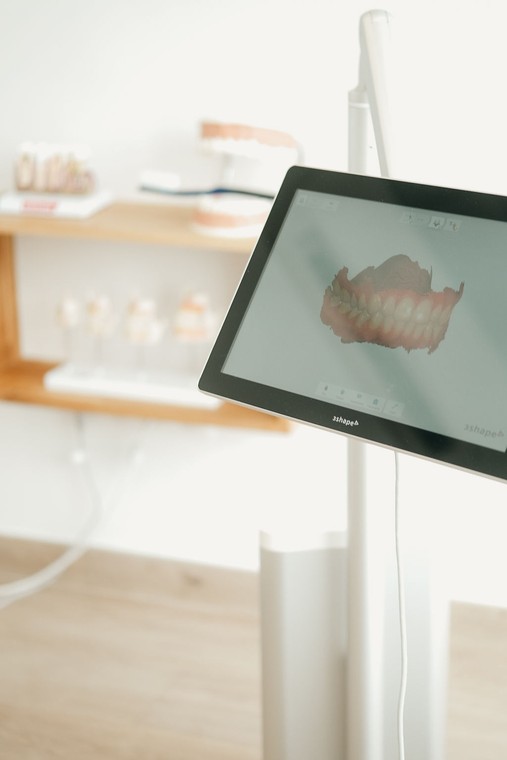Résultat d'une radiographie en 3D sur l'écran du fauteuil de consultation.