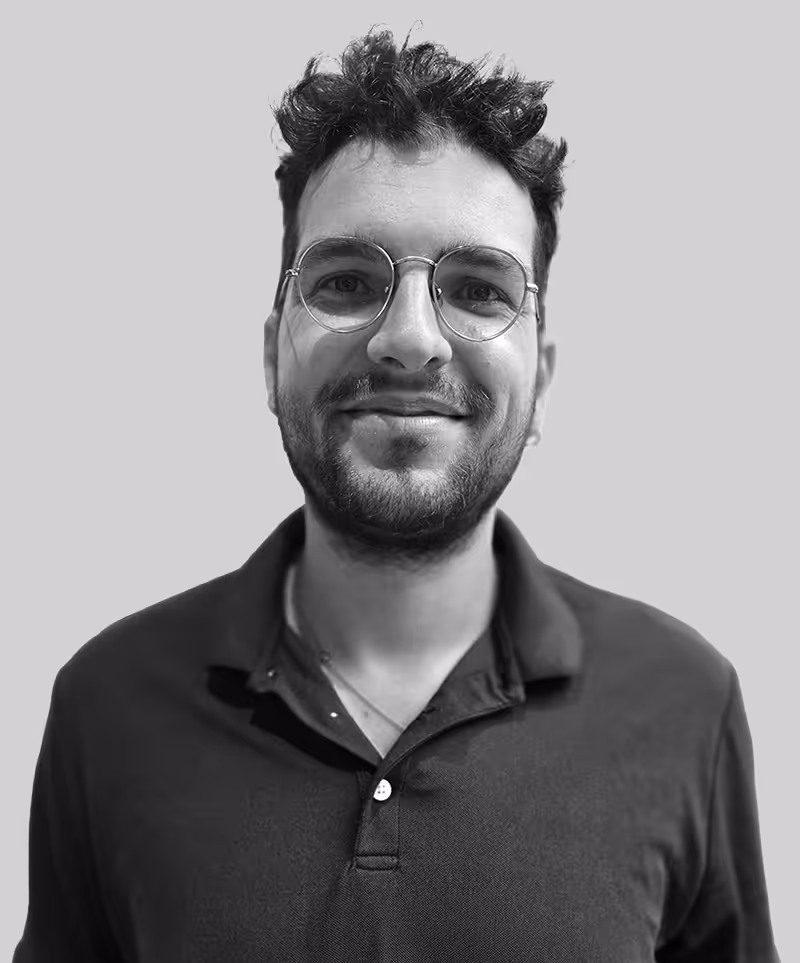 Baptiste, couvreur poseur et métreur chez Avenir Eco Couverture