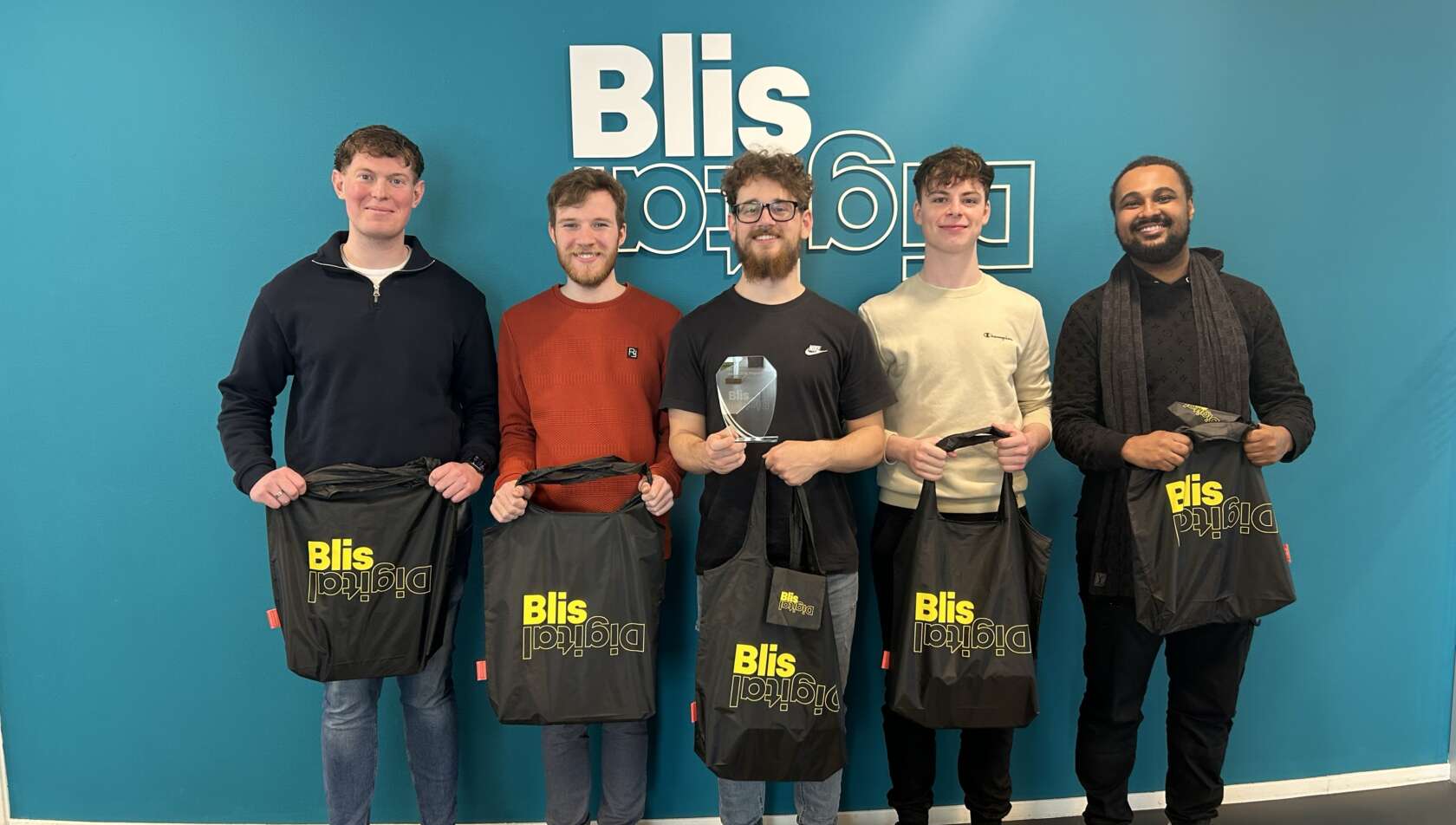 Team Blis Digital reikt Blis Student Innovation Award 2024 uit