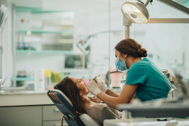 Dental care, Dental hygienist