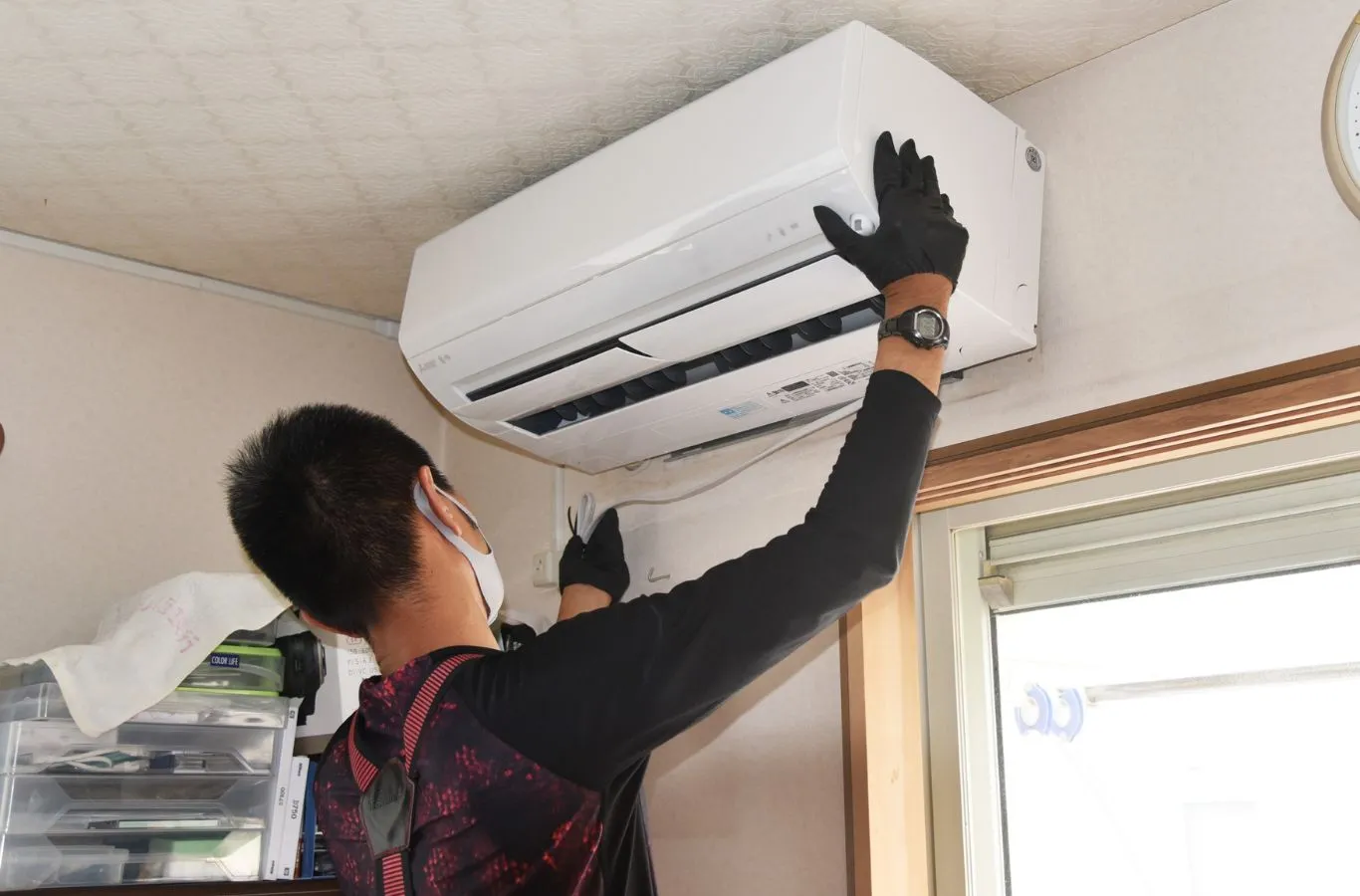 Gary Air team member performing air conditioner installation in Parrish, FL to improve cooling efficiency and indoor comfort.