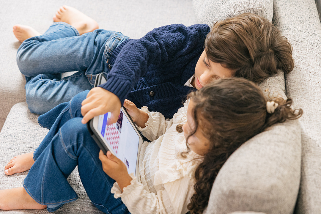 Online chess class for kids, teaching strategy and critical thinking.
