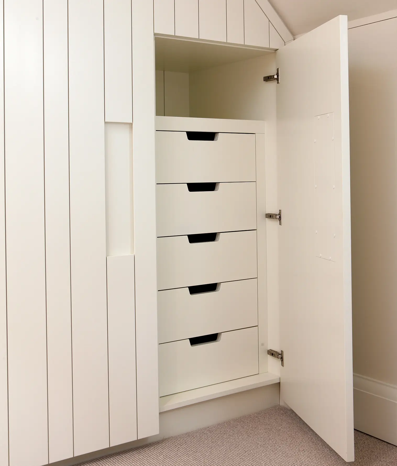quality custom wardrobe and bathroom units