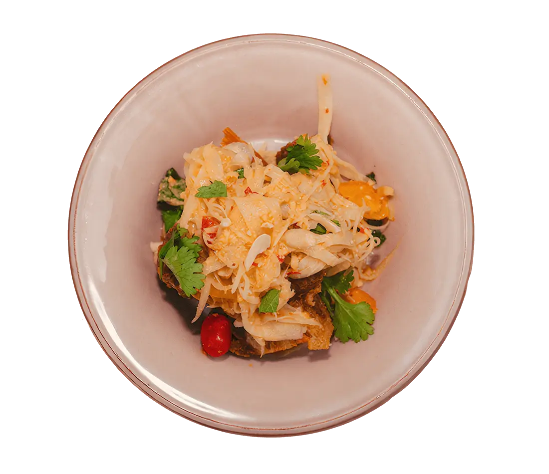 Salade de papaye verte, cacahuètes et piment