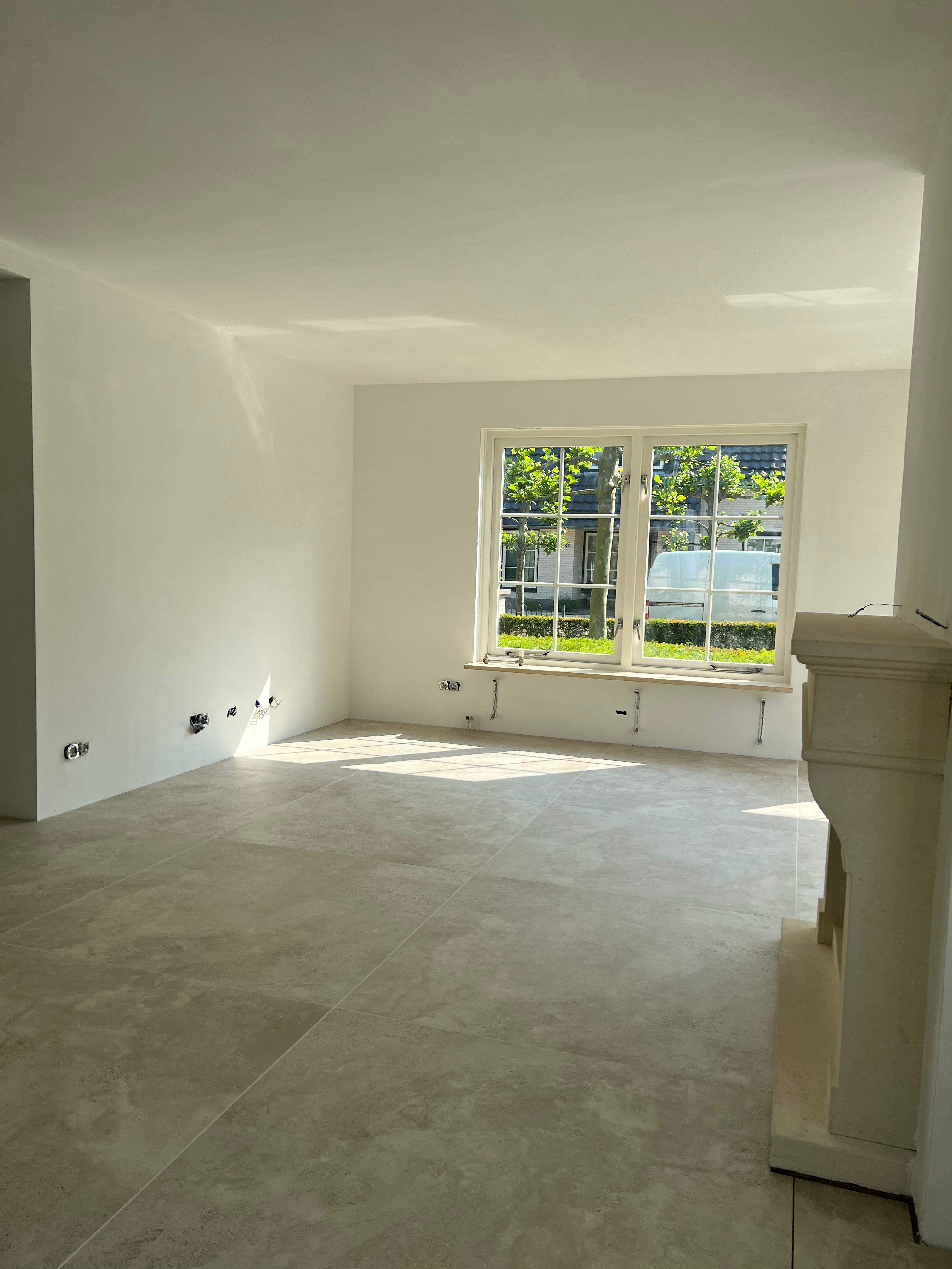 Stucwerk en Tegelwerk in woning (Hengelo)