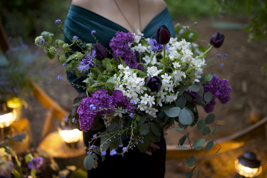 Close-up of a forest elopement bouquet at Menizei on Washington’s Olympic Peninsula near Olympic National Park.