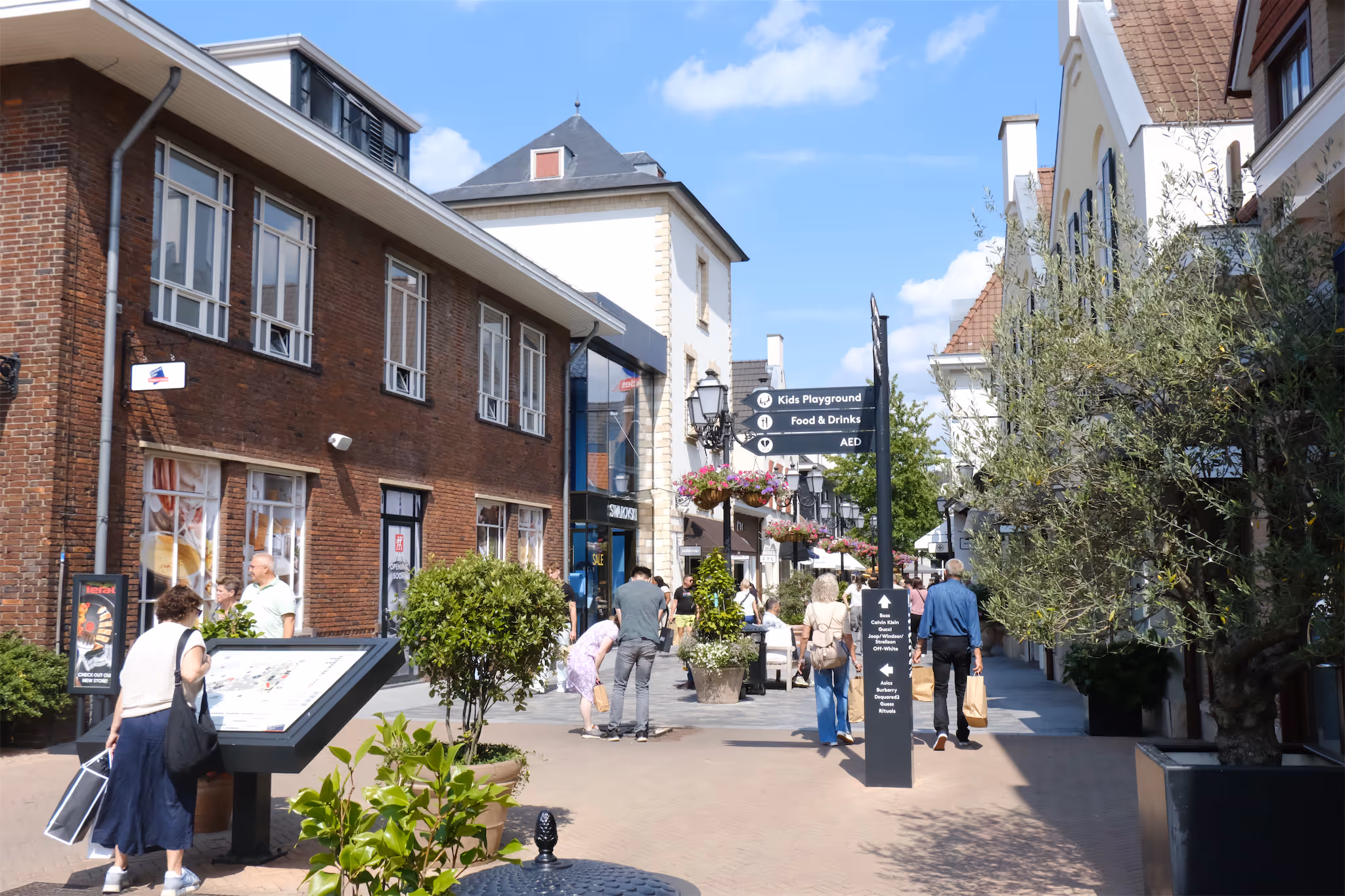 Shoppen in het Designer Outlet in Roermond