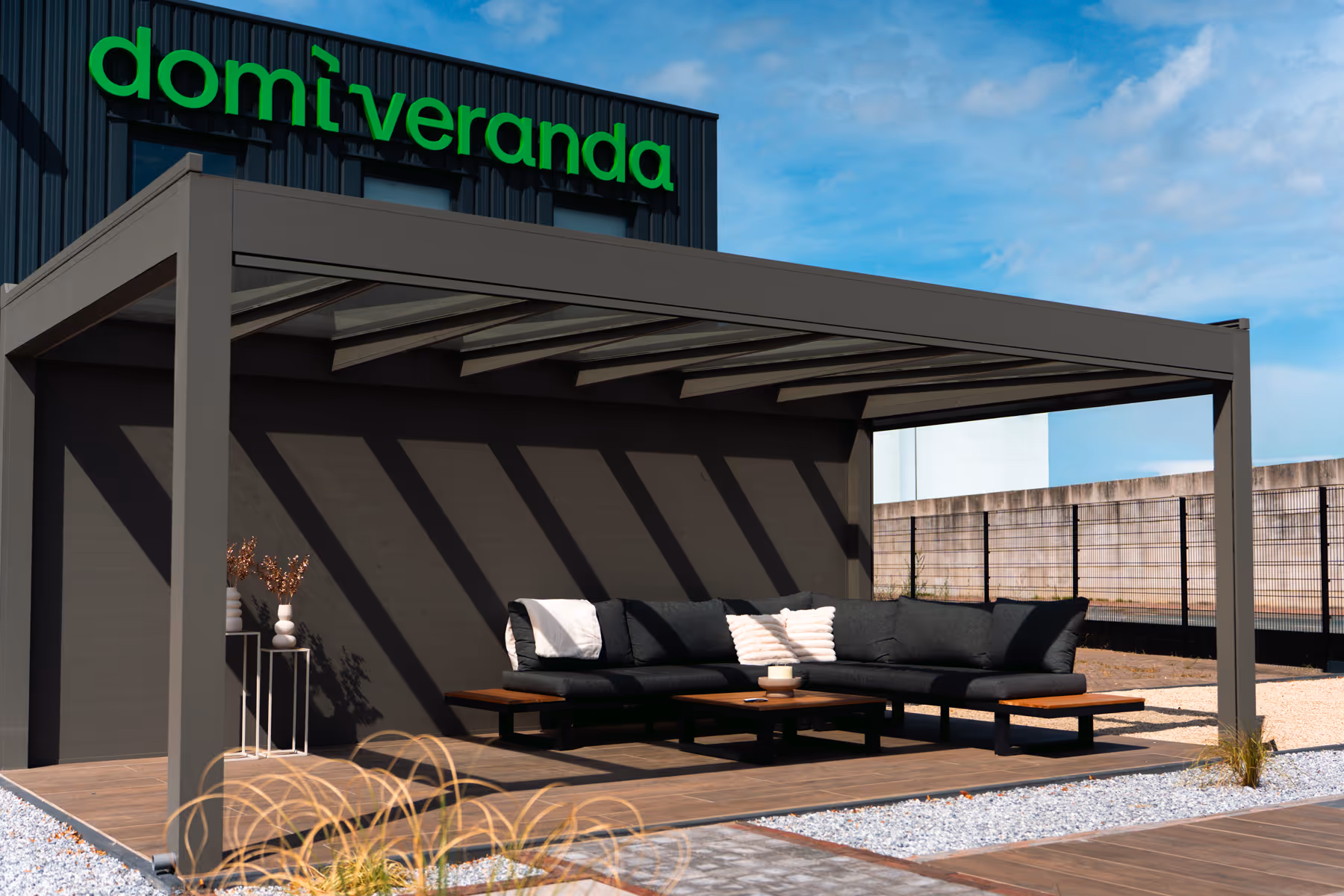 Domi Veranda showroom in Roermond met overkapping