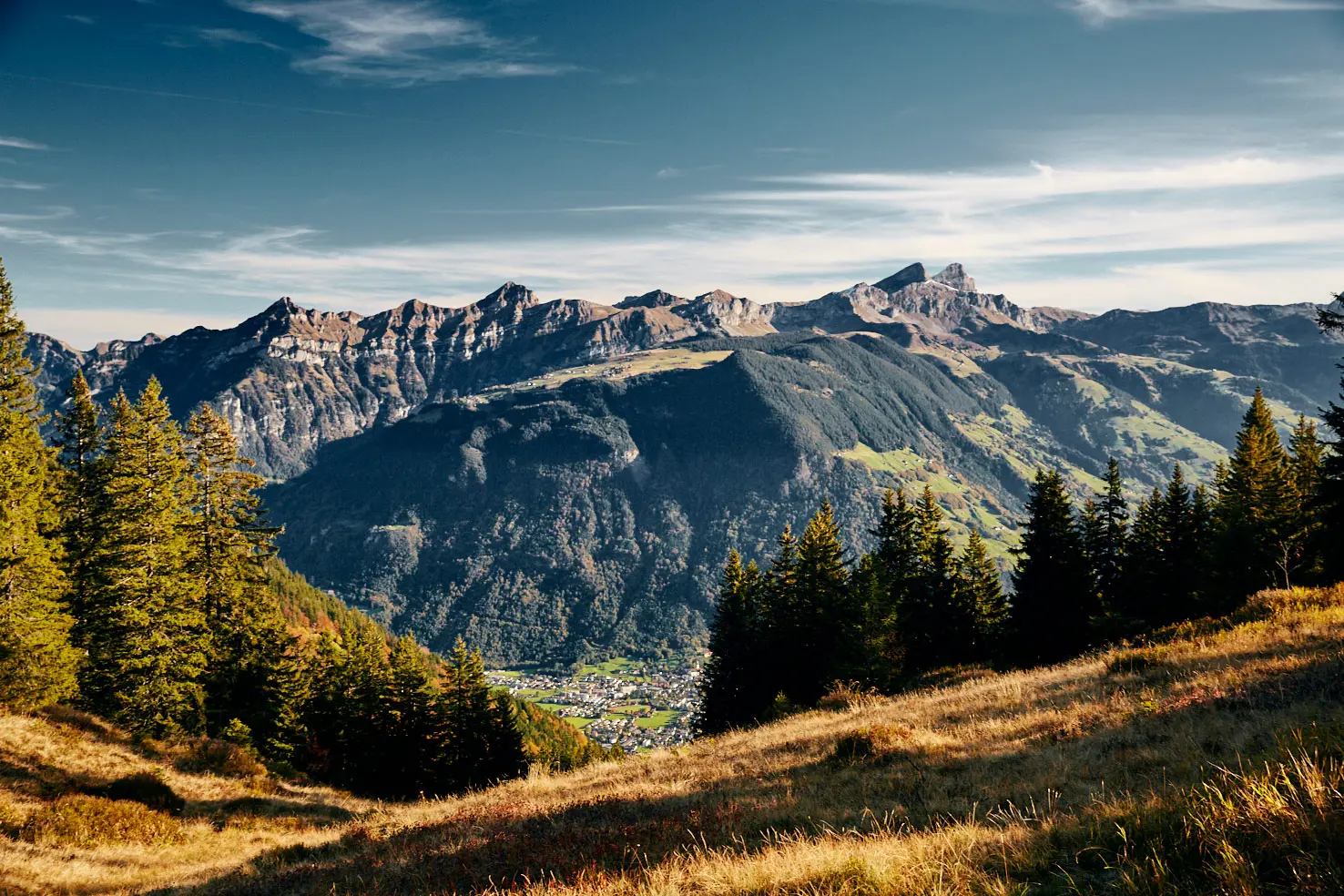 Aussicht vom Berg über die Berge der Zentralschweiz