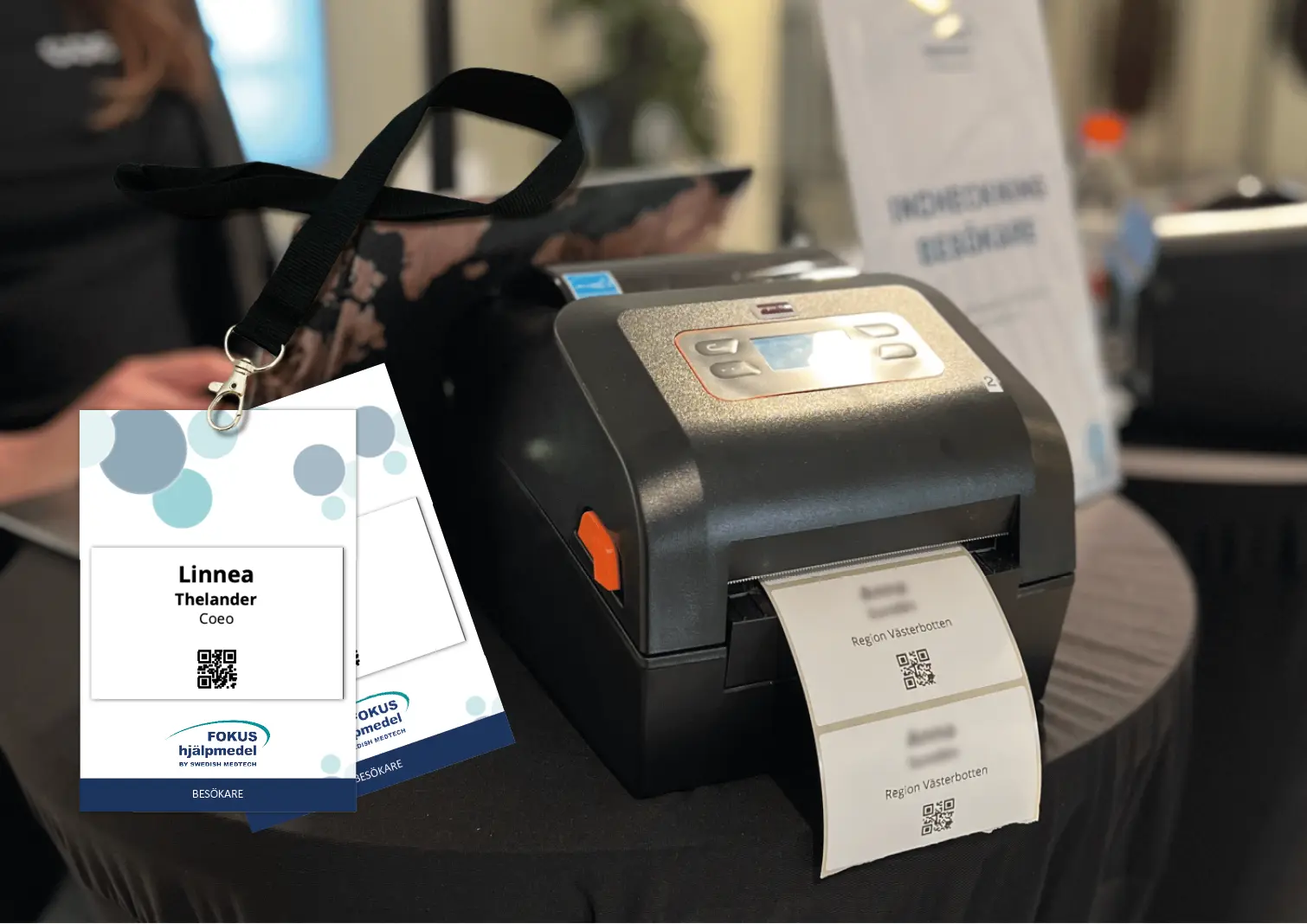 Kvitto-maskin med skylt