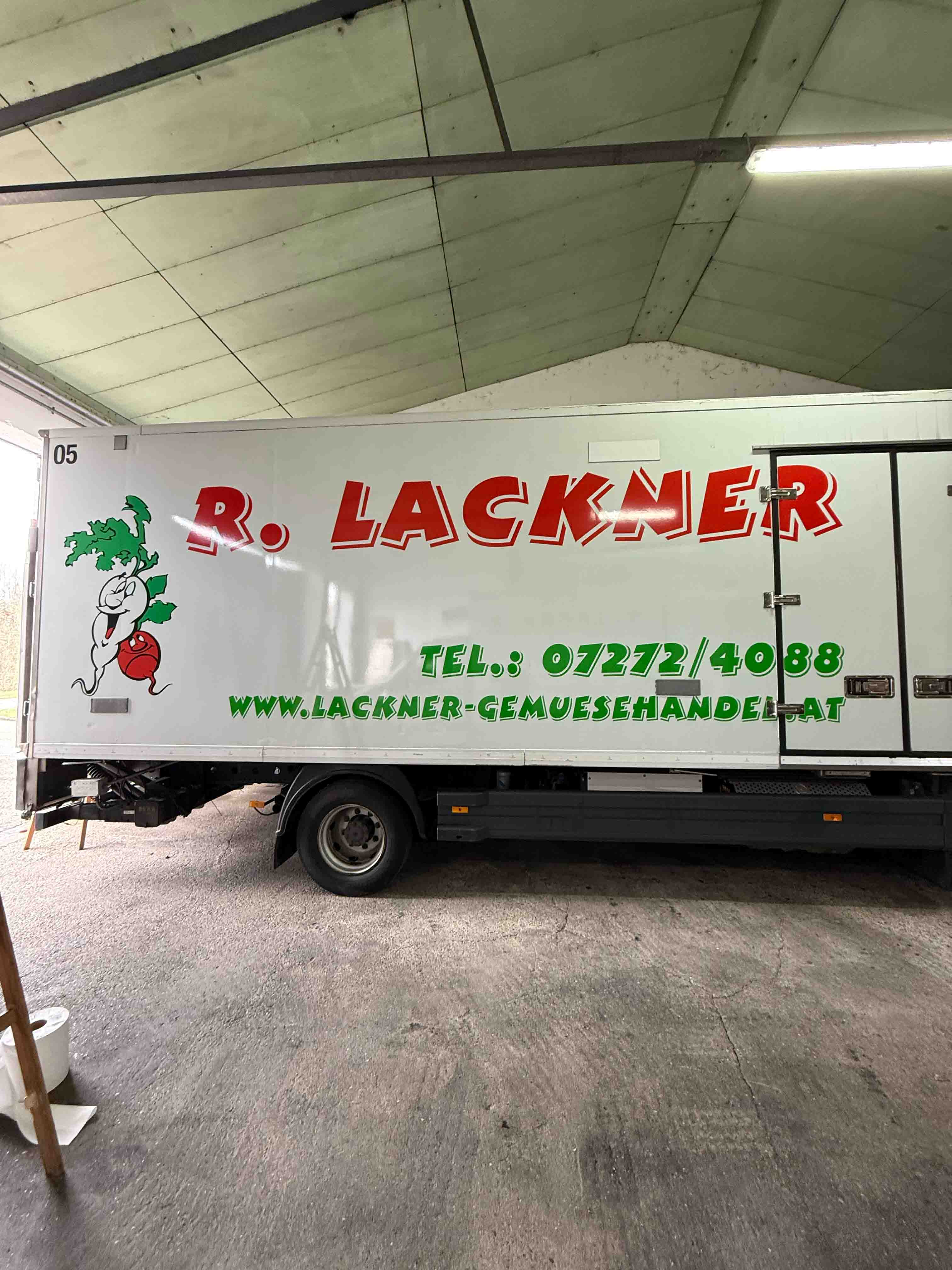 R. Lackner Folierung