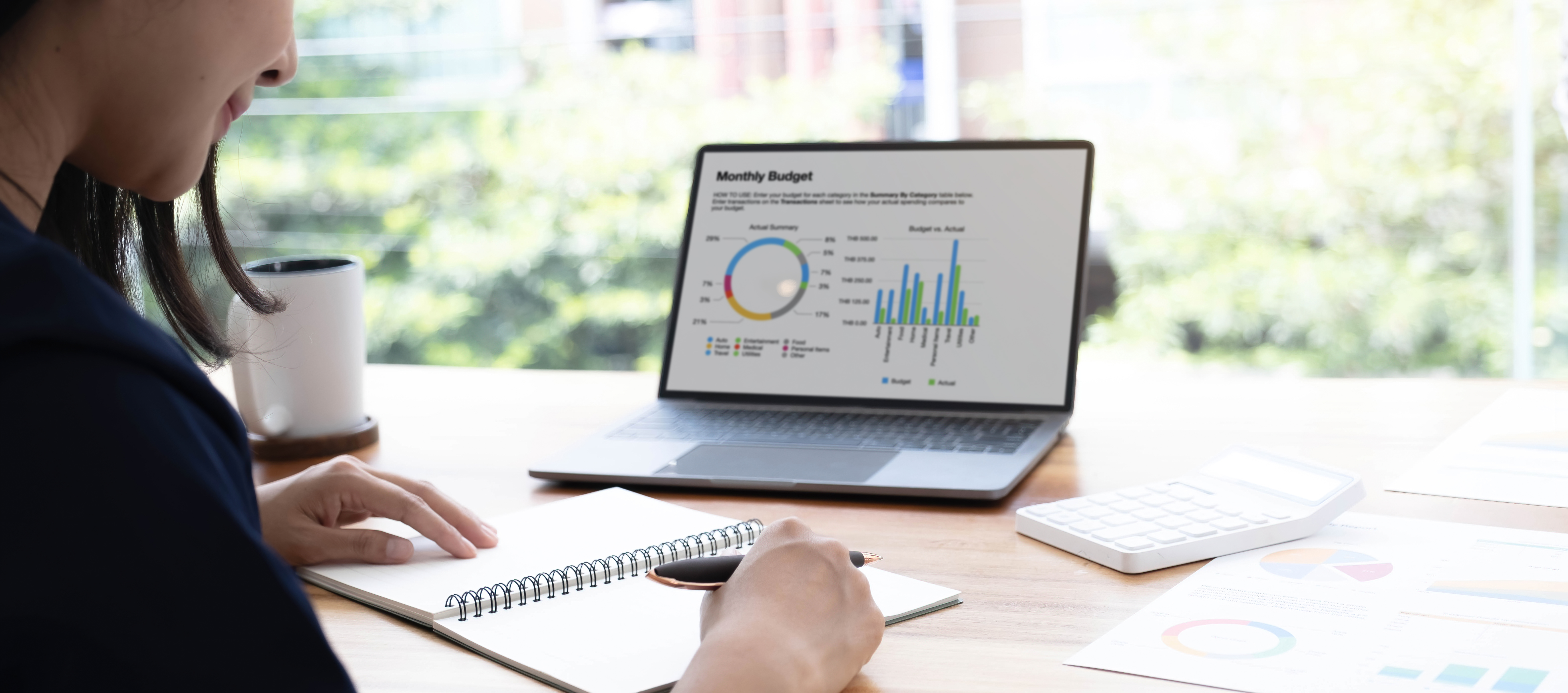 Managing Cash Flow at Every Stage of Growth: A Founder’s Guide with Axis8