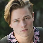 pexels-ali-pazani-2613260 1 (1)