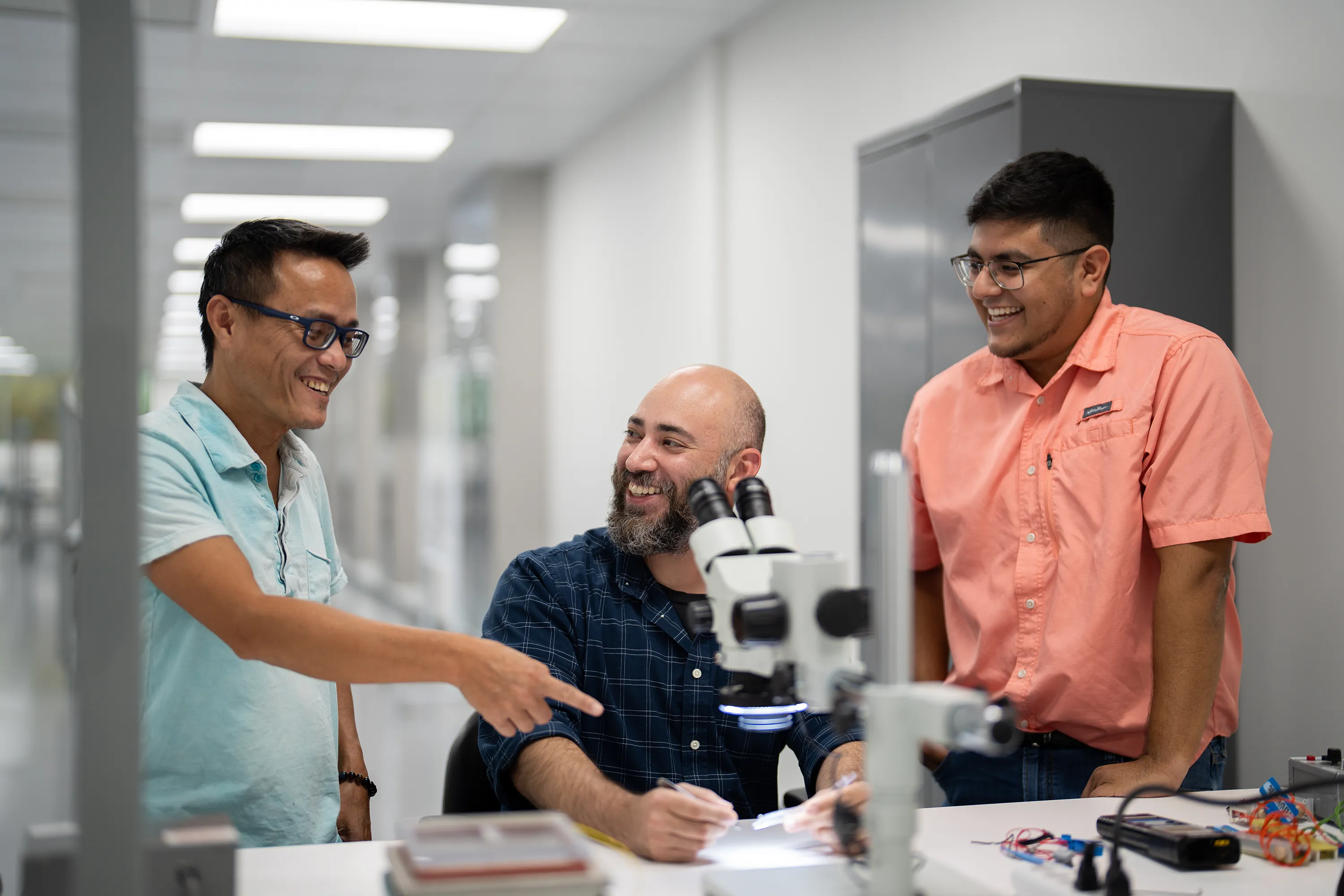 Millar’s Medical OEM Solutions Team collaborating in a lab setting, supporting the journey from testing new concepts to advancing clinical care.