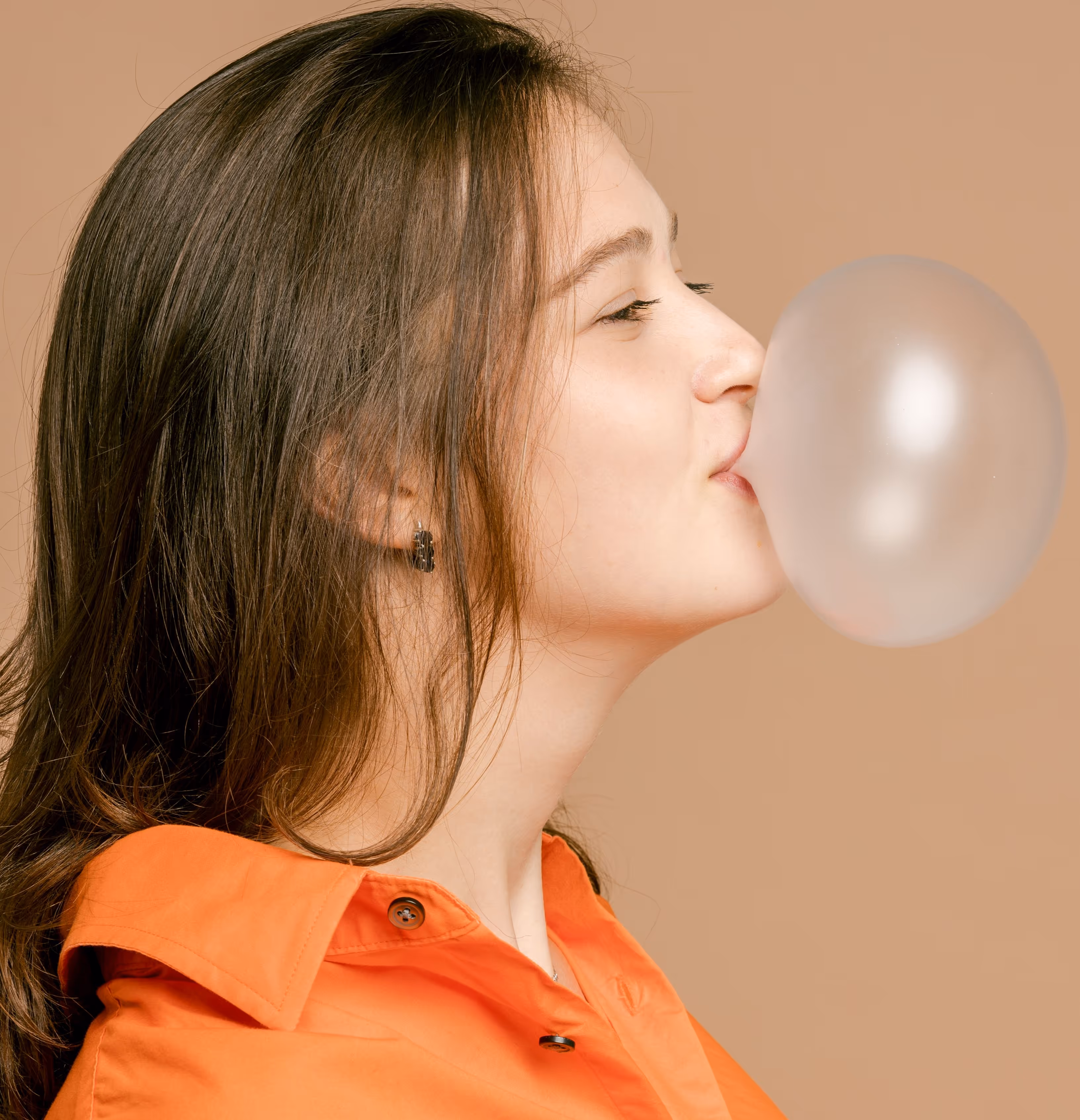 girl chewing gum