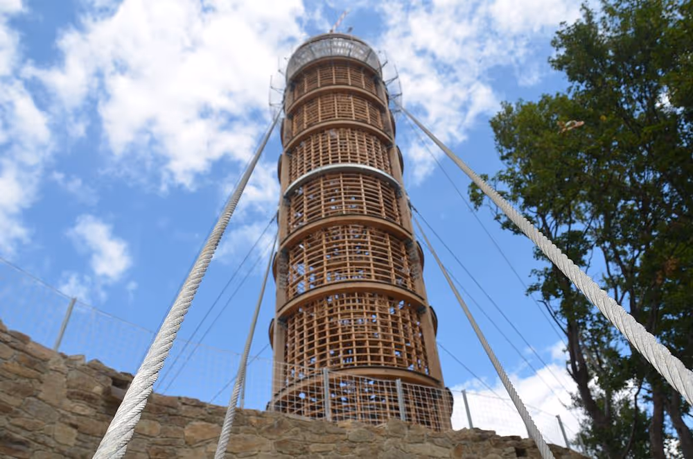 Cimrman vymyslel beton. Rajniš navrhl nejvýše položený maják světa