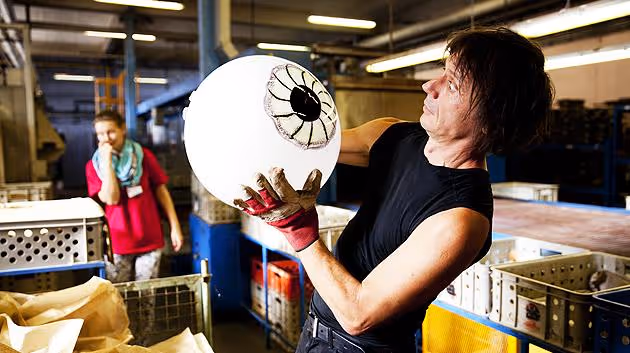 Co vidělo obří oko excentrika Davida Černého na huti v Šenově?