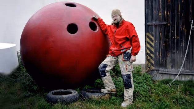 Nemám rád sériovky a rád stavím repliky aut, říká kašér Jan Bašta