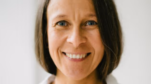 Kus dobře nasvíceného skla je vždycky krásný, a to je jeho problém, říká Riikka Latva-Somppi