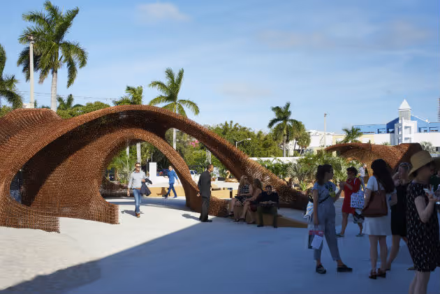 Tištěná architektura podle SHoP. V Miami mají pavilon z bambusu a bioplastu